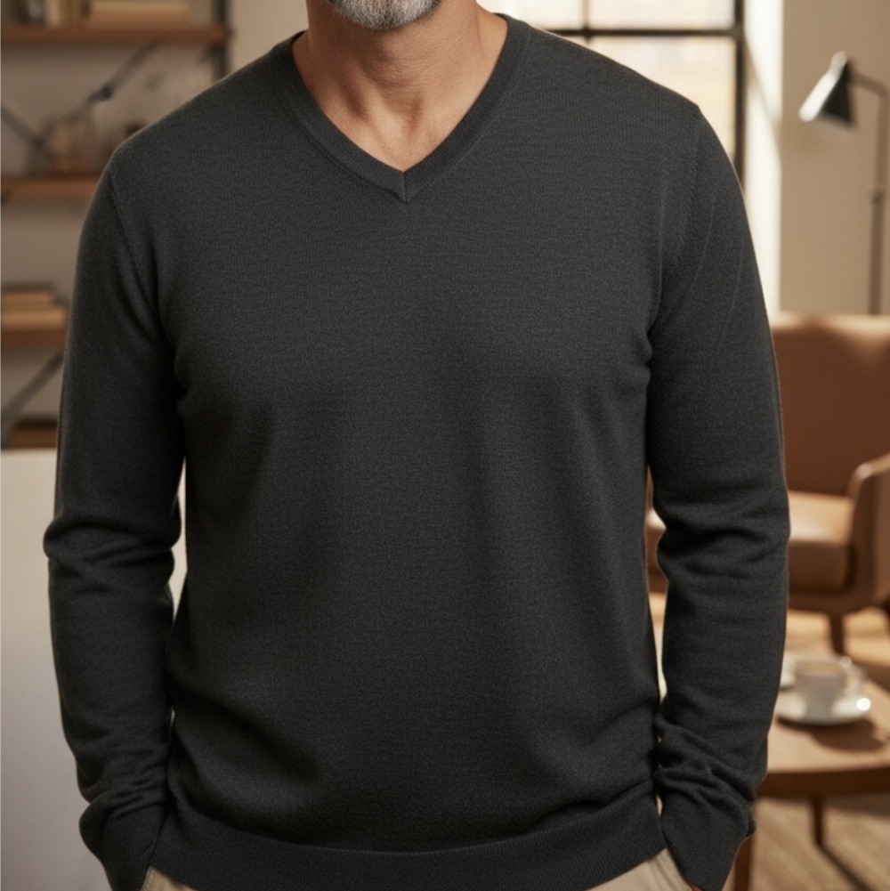 Sakd Fifth Avenue Men's Gray V-Neck Sweater